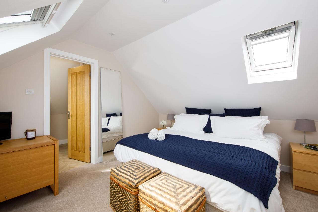 'Orchard Croft Lodge - Chichester', Book-Direct, New Home 1,367 Sq' Ft' , Can Sleep 8 On Request , Split & Link 'Super King' Size Beds, Free Wi-Fi, Sky Tv & Sky Sports, 9 - Minutes From West Wittering Beach, Very Quiet Location, Dog Friendly Ngoại thất bức ảnh