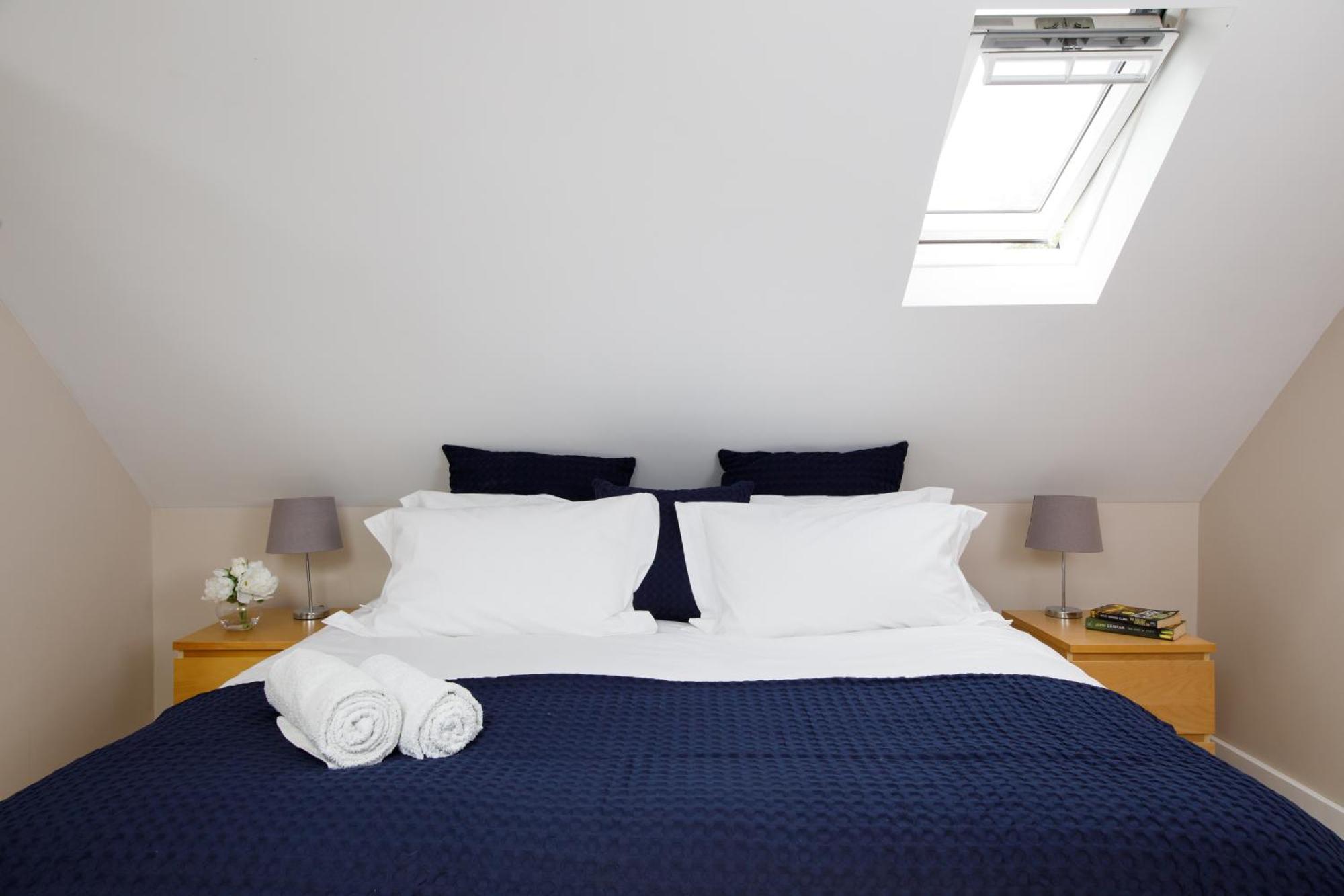 'Orchard Croft Lodge - Chichester', Book-Direct, New Home 1,367 Sq' Ft' , Can Sleep 8 On Request , Split & Link 'Super King' Size Beds, Free Wi-Fi, Sky Tv & Sky Sports, 9 - Minutes From West Wittering Beach, Very Quiet Location, Dog Friendly Ngoại thất bức ảnh